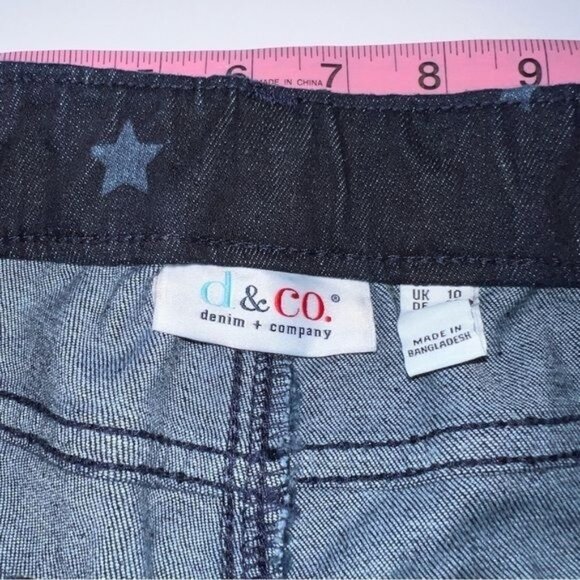 D & Co Womens Star Print Denim Bermuda Shorts Blue Mid Rise Stretchy Size 6 - Picture 2 of 9